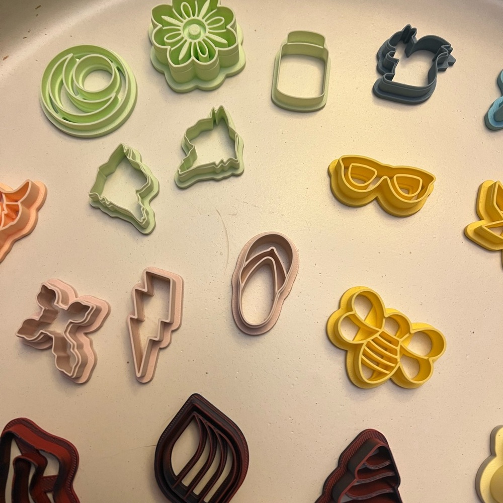 Polymer clay cutters random set of 25 cutters! - Picture 4 of 5